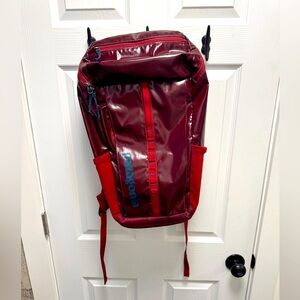 Patagonia Black Hole 25L backpack. Like new, great condition. Wax red color.